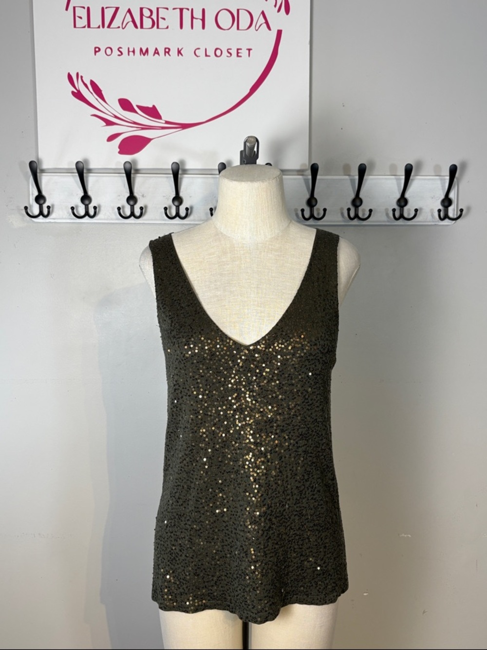 Eileen Fisher Brown Sequin V-Neck top Size Medium.